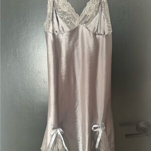 Elegant Silver Lace Trim Satin Chemise